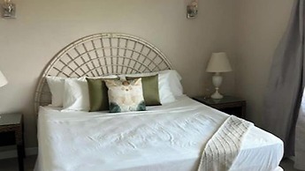 Welcome to Hope Winds, a Charming Property Ranch-style House on a Sere