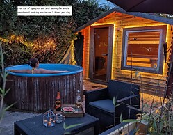 Mikael's Bed & Spa apartment