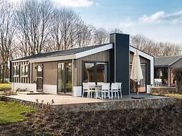 Modern Chalet in a Holiday Park, Bordering the Hoge Veluwe National Pa
