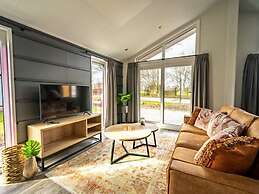 Modern Chalet in a Holiday Park, Bordering the Hoge Veluwe National Pa
