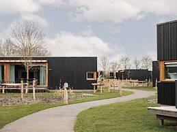 Comfortable Lodge With Airco, on a Holiday Park Near the Grevelingenme