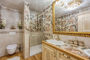 Royal Garden Suite
