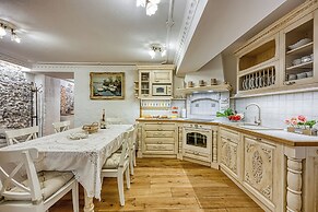 Royal Garden Suite