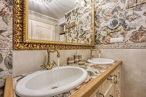 Royal Garden Suite
