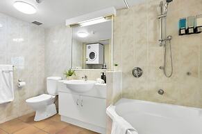 Unique Tropic Escape 444