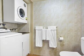 Unique Tropic Escape 444