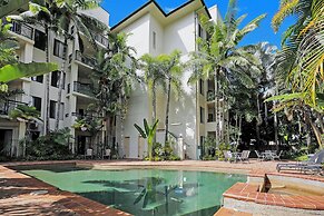 Unique Tropic Escape 444