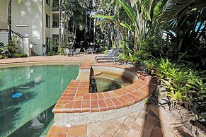 Unique Tropic Escape 444