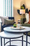 Unique Tropic Escape 444