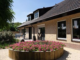 Nice Chalet With Combimicrowave, 20km From Utrecht