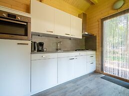 Nice Chalet With Combimicrowave, 20km From Utrecht