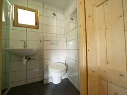 Nice Chalet With Combimicrowave, 20km From Utrecht