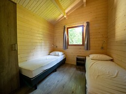 Nice Chalet With Combimicrowave, 20km From Utrecht