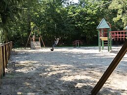 Nice Chalet With Combimicrowave, 20km From Utrecht
