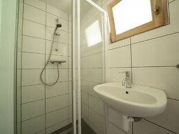 Nice Chalet With Combimicrowave, 20km From Utrecht