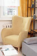 Gdansk Apartment With Desk by Renters