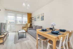 Gdansk Apartment With Desk by Renters