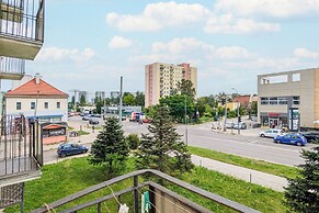 Gdansk Apartment With Desk by Renters