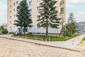 Gdansk Apartment With Desk by Renters