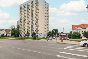 Gdansk Apartment With Desk by Renters