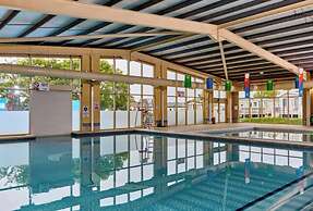 Lovely Caravan Located in an Amazing Holiday Park