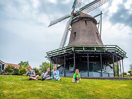 Modern Chalet Located Directly on the Markermeer