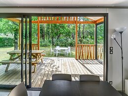 Serene Chalet in Hourtin Near Lake