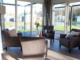 Nice Chalet at 4.5 km. From Rockanje