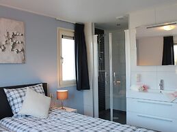 Nice Chalet at 4.5 km. From Rockanje