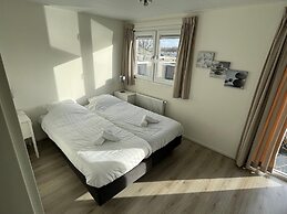 Nice Chalet at 4.5 km. From Rockanje