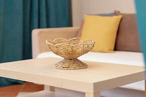 Cosy Turquoise Apartment by Renters