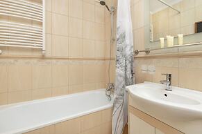 Cosy Turquoise Apartment by Renters