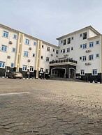 AJ'S Hotel & Suites