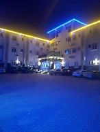 AJ'S Hotel & Suites