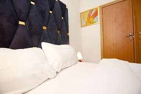 AJ'S Hotel & Suites