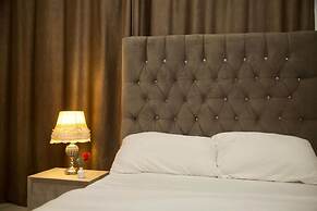 AJ'S Hotel & Suites