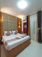 AJ'S Hotel & Suites