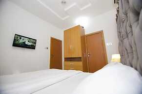 AJ'S Hotel & Suites