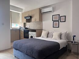 Phaedrus Living: Hoopoe Residencies 106