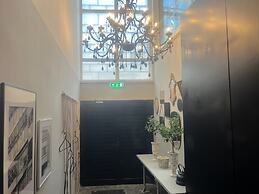 Phaedrus Living: Hoopoe Residencies 106