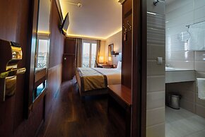 Carlton Hotel Buda Castle