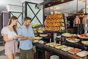 Carlton Hotel Buda Castle