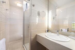 Carlton Hotel Buda Castle