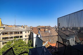 Carlton Hotel Buda Castle