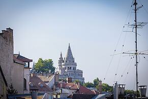 Carlton Hotel Buda Castle