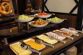 Carlton Hotel Buda Castle