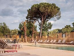 Chalet Suitable for the Disabled, in a Holiday Park, 1.5 km. From the 