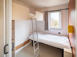 Chalet Suitable for the Disabled, in a Holiday Park, 1.5 km. From the 