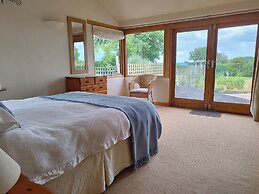 Peaceful and Stylish Cottage Near Taunton Somerset