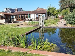 Peaceful and Stylish Cottage Near Taunton Somerset